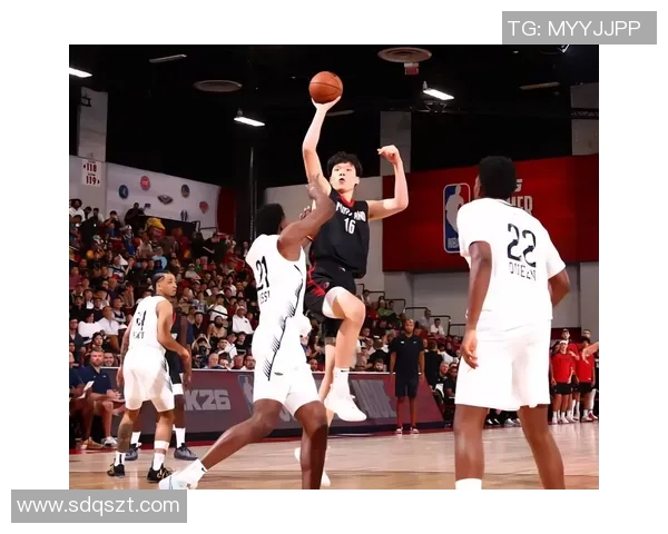 开拓者官方队记：杨瀚森生长需求足够实战时刻 球队堕入两难地步